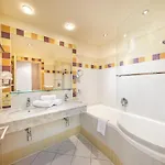 Sunny Hotel